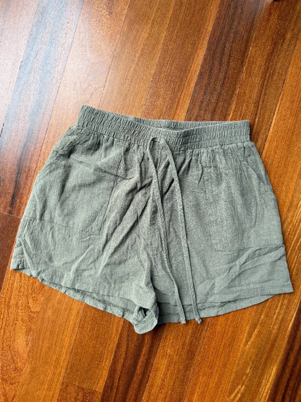 SHEIN Sz S Olive Green Elastic Waist Shorts with Pockets